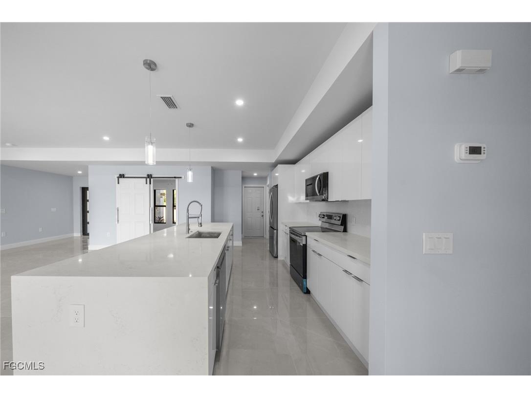 2606 NW 10th Terrace Cape Coral FL 33993 2025010512 image9