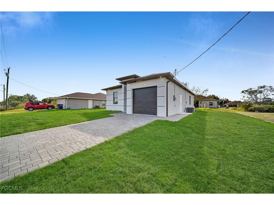 2607 57th Street W Lehigh Acres FL 33971 2025024107 image2