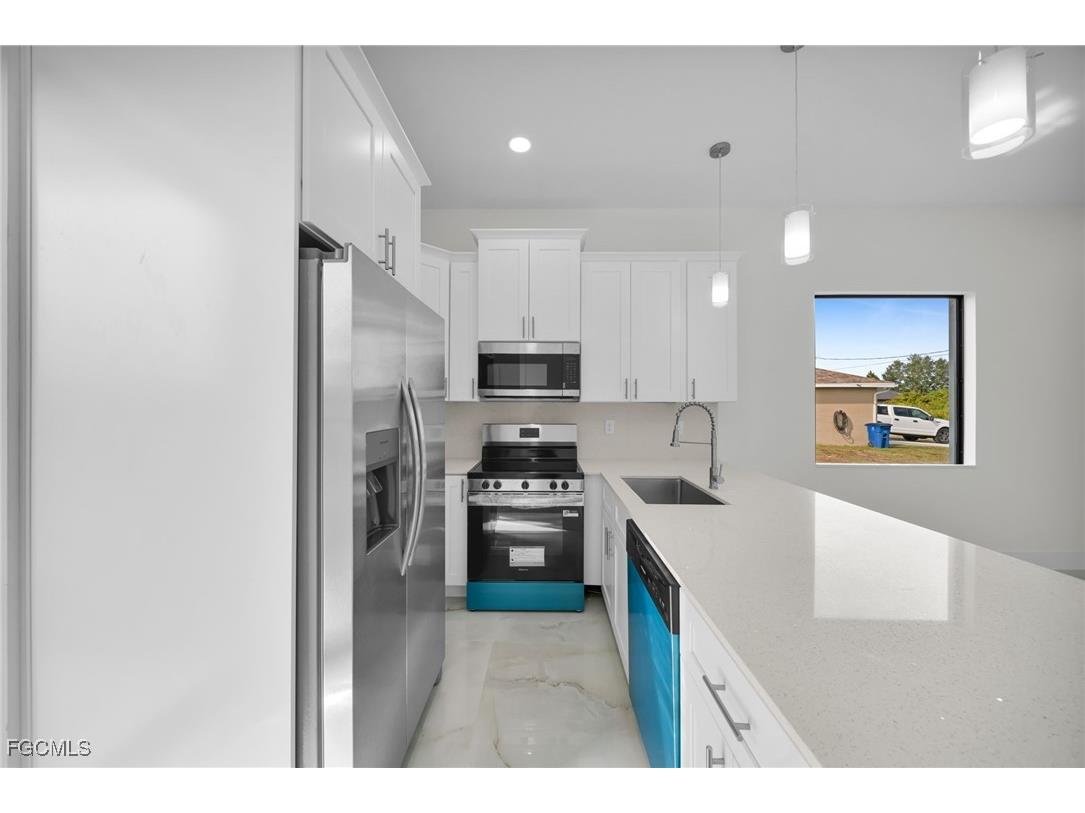 2607 57th Street W Lehigh Acres FL 33971 2025024107 image6