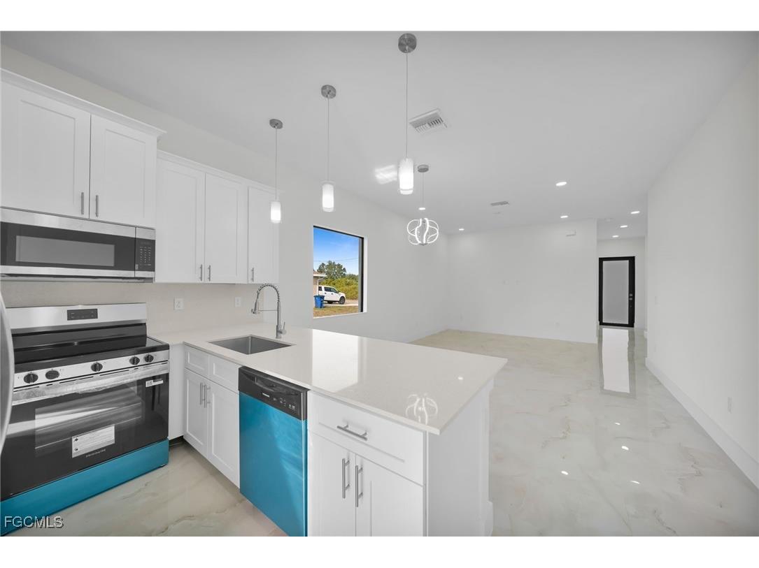 2607 57th Street W Lehigh Acres FL 33971 2025024107 image7