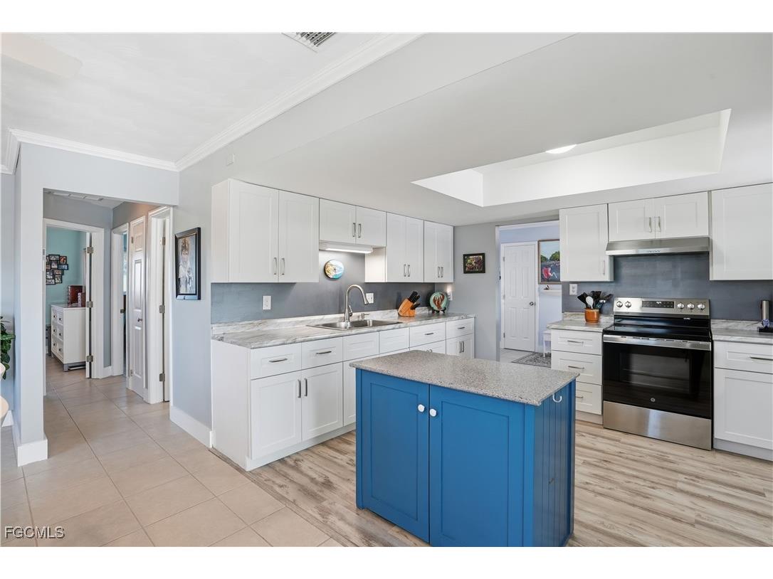 2607 Bayshore Drive Matlacha FL 33993 2025024786 image13