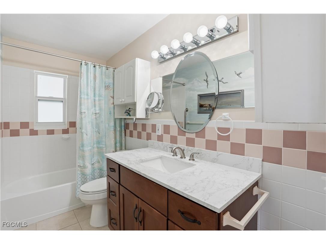 2607 Bayshore Drive Matlacha FL 33993 2025024786 image18