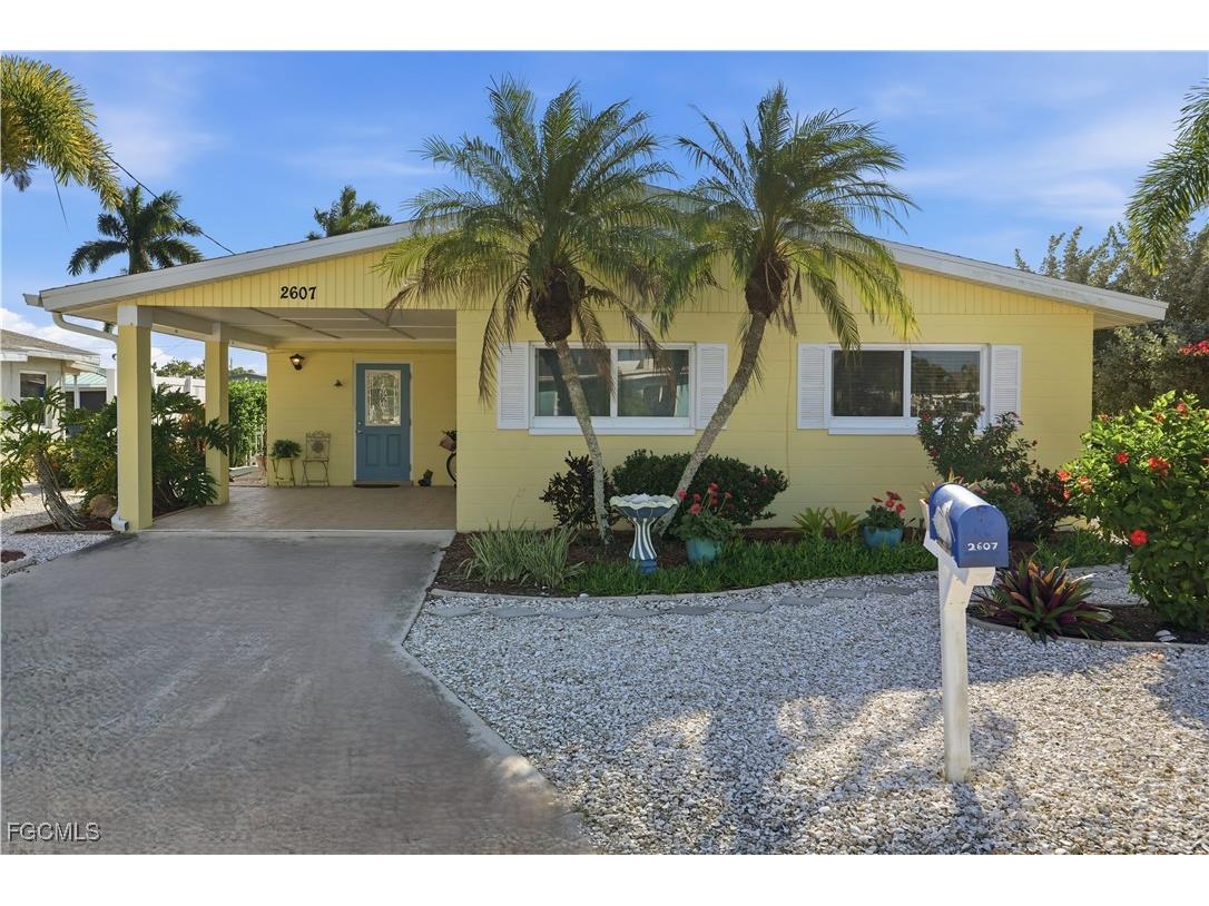 2607 Bayshore Drive Matlacha FL 33993 2025024786 image2