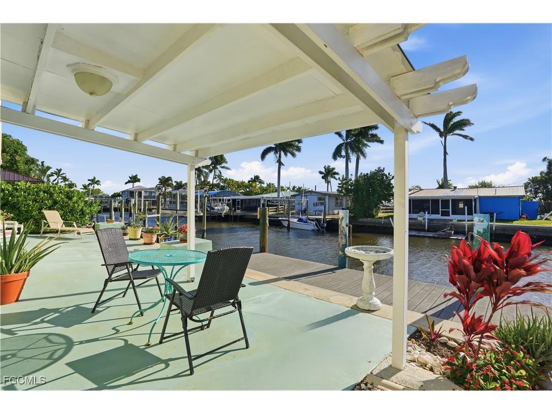 2607 Bayshore Drive Matlacha FL 33993 2025024786 image32