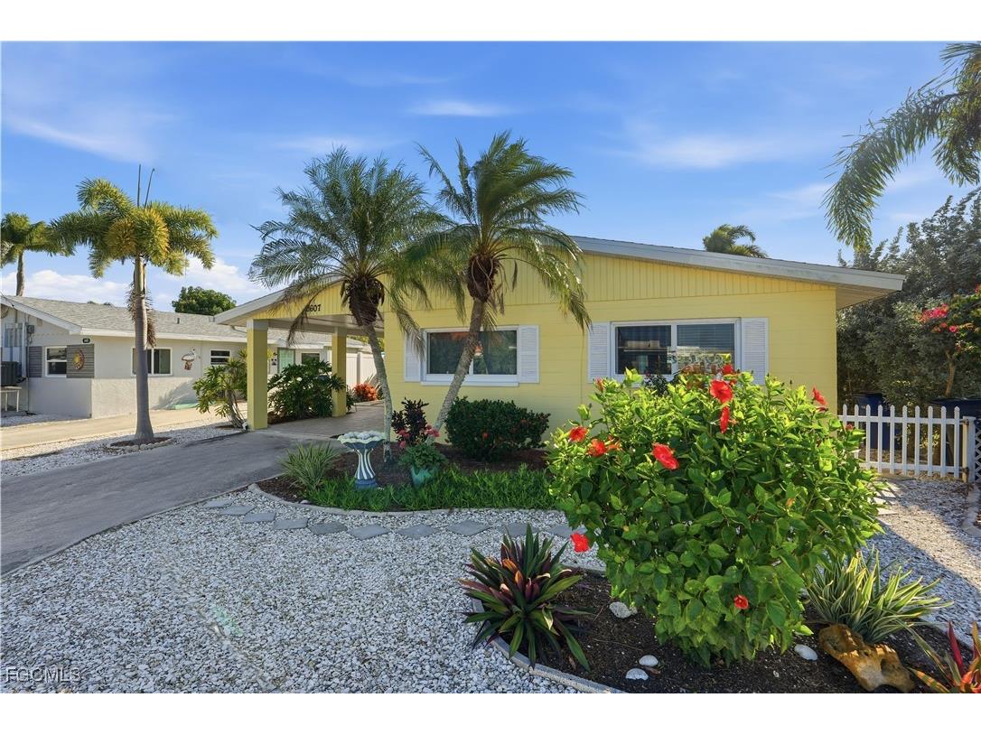 2607 Bayshore Drive Matlacha FL 33993 2025024786 image35