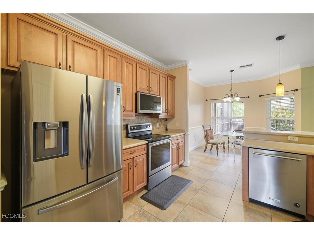 2607 Chiquita Boulevard S Cape Coral FL 33914 2025013630 image12