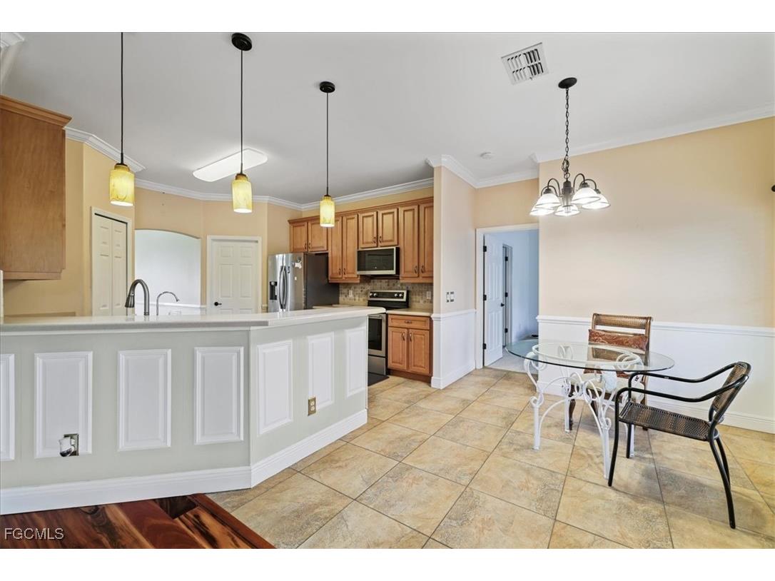 2607 Chiquita Boulevard S Cape Coral FL 33914 2025013630 image16