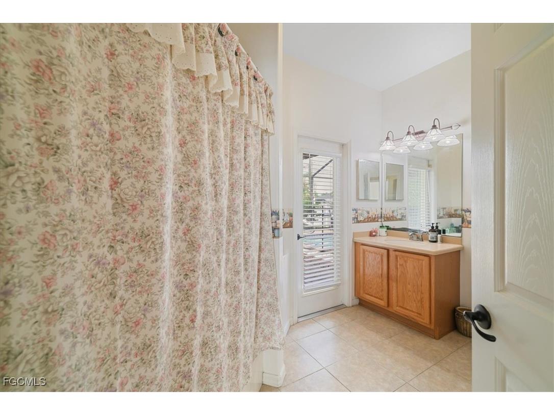 2607 Chiquita Boulevard S Cape Coral FL 33914 2025013630 image22