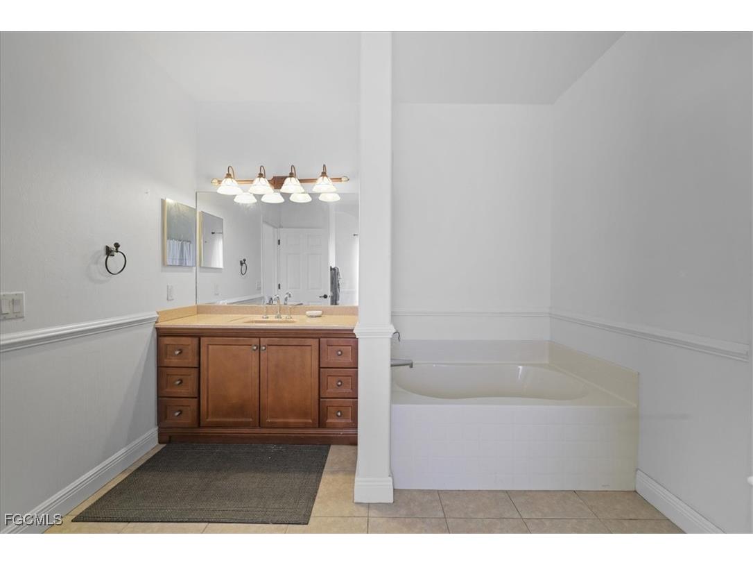 2607 Chiquita Boulevard S Cape Coral FL 33914 2025013630 image24