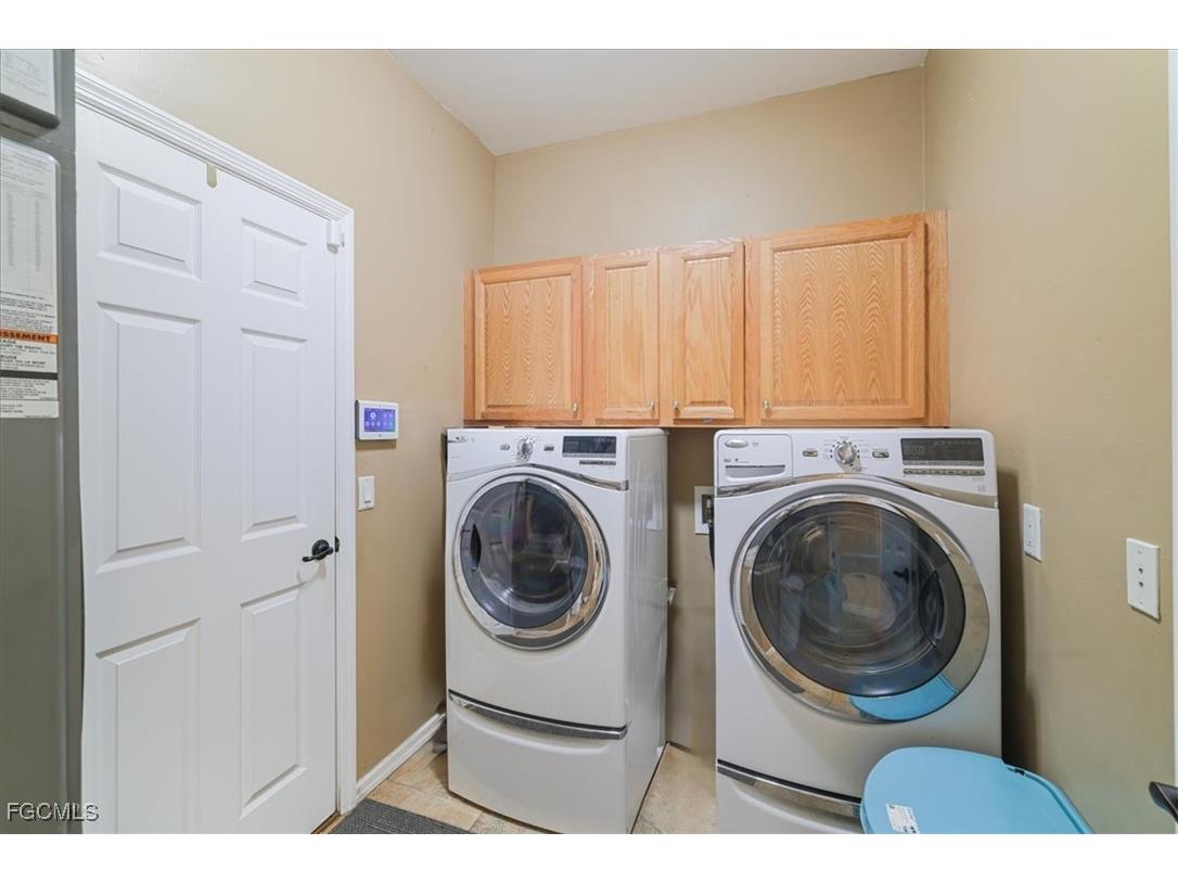 2607 Chiquita Boulevard S Cape Coral FL 33914 2025013630 image25