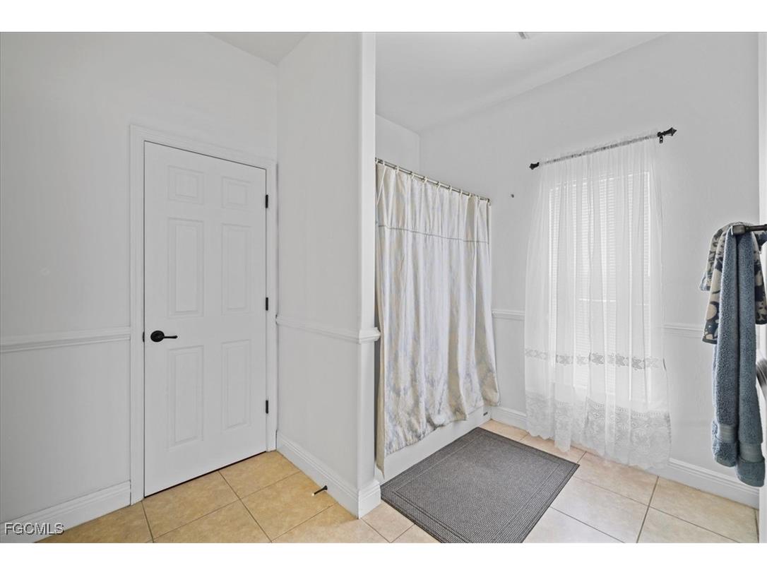 2607 Chiquita Boulevard S Cape Coral FL 33914 2025013630 image38