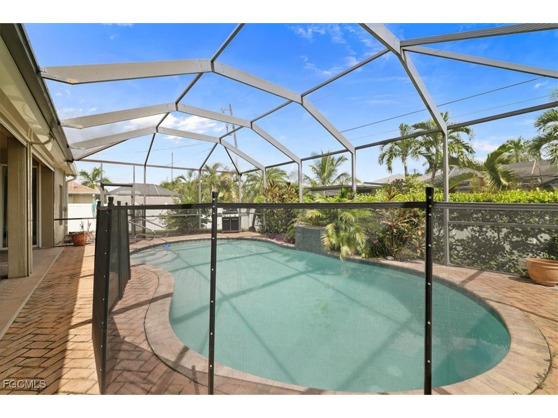 2607 Chiquita Boulevard S Cape Coral FL 33914 2025013630 image6