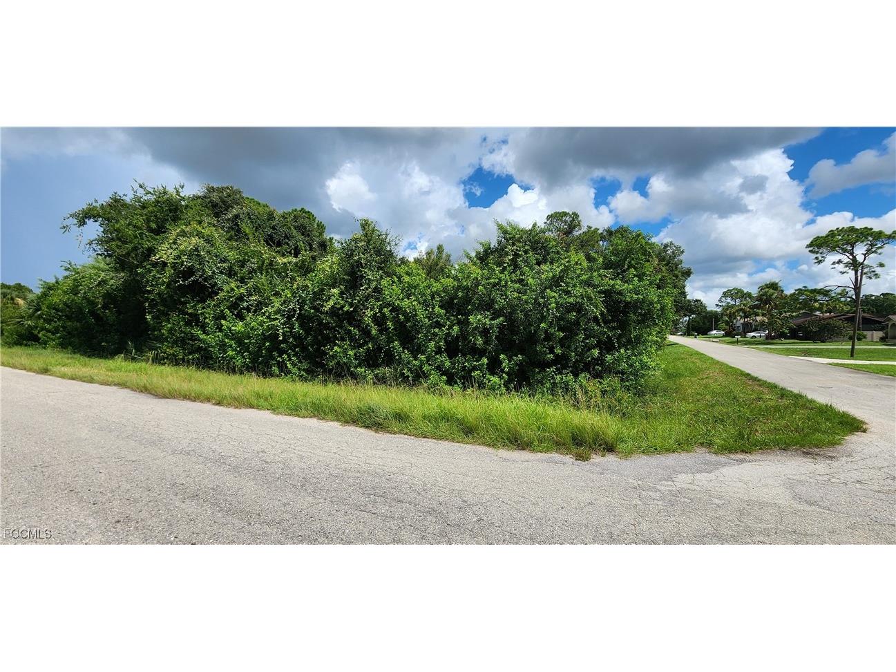 2607 Leeland Heights Boulevard E Lehigh Acres FL 33936 2025004966 image4