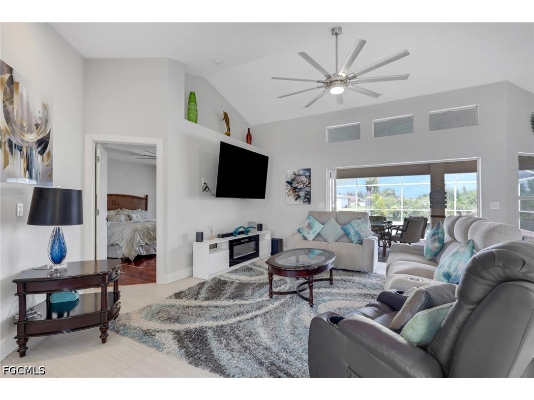 2607 NW 9th Terrace Cape Coral FL 33993 2026015038 image13