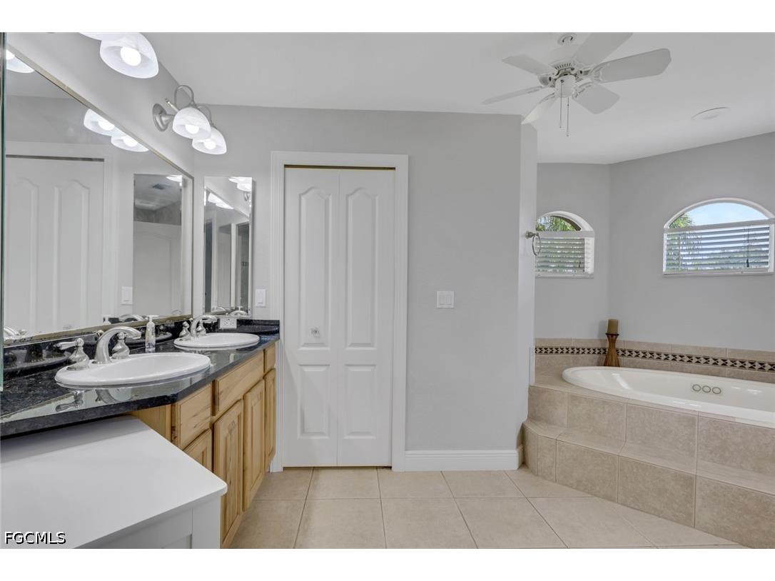 2607 NW 9th Terrace Cape Coral FL 33993 2026015038 image18