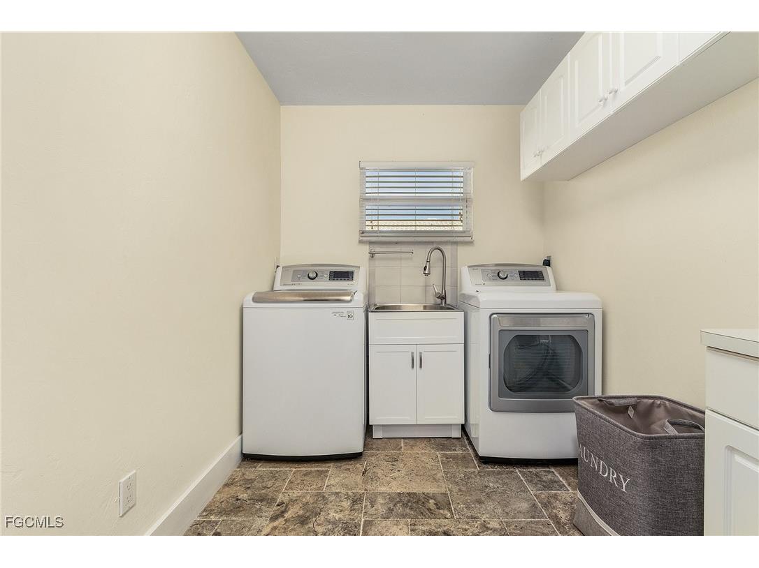 2607 SE 23rd Avenue Cape Coral FL 33904 2025009086 image15