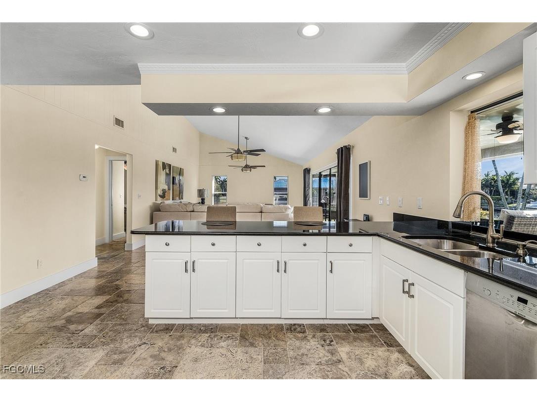 2607 SE 23rd Avenue Cape Coral FL 33904 2025009086 image4