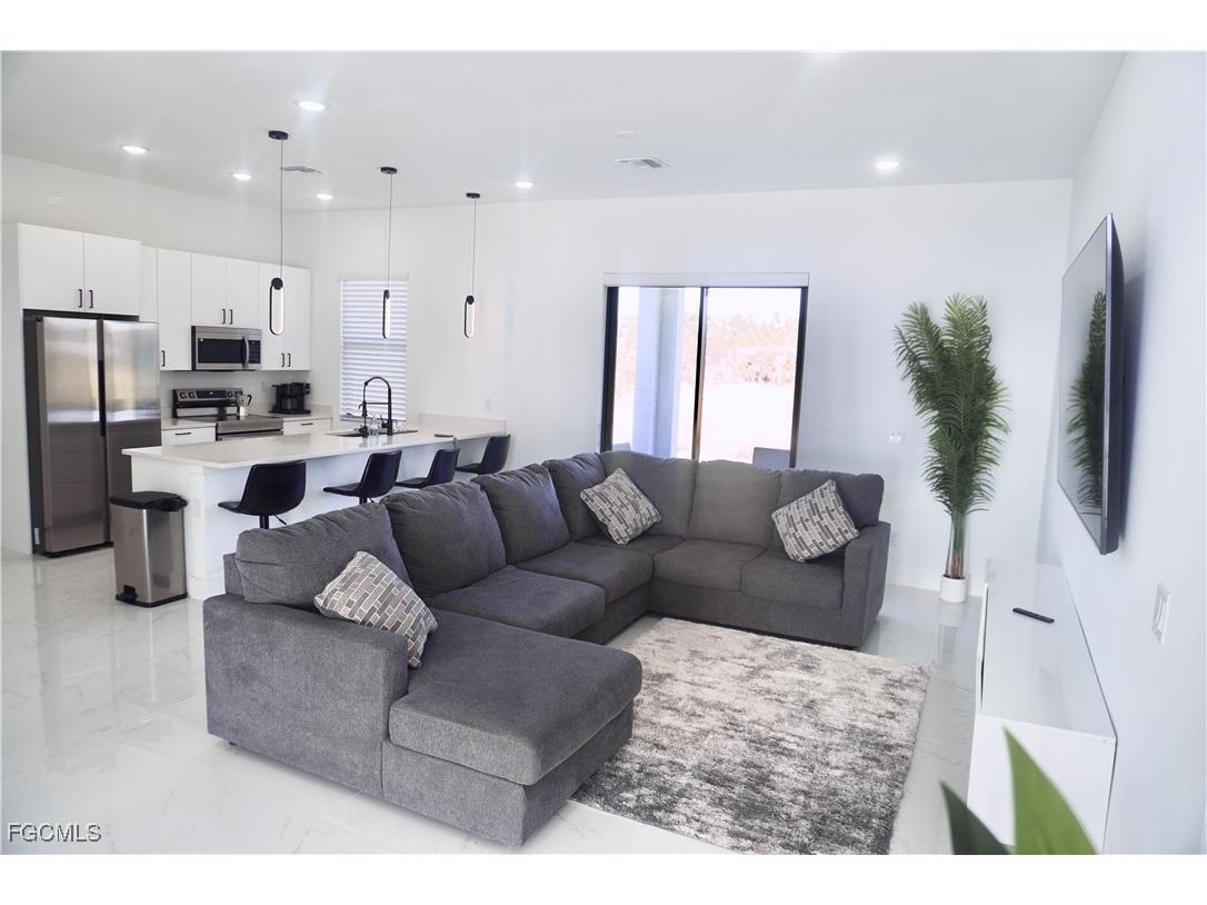 2608 25th Street W Lehigh Acres FL 33971 2025025537 image3