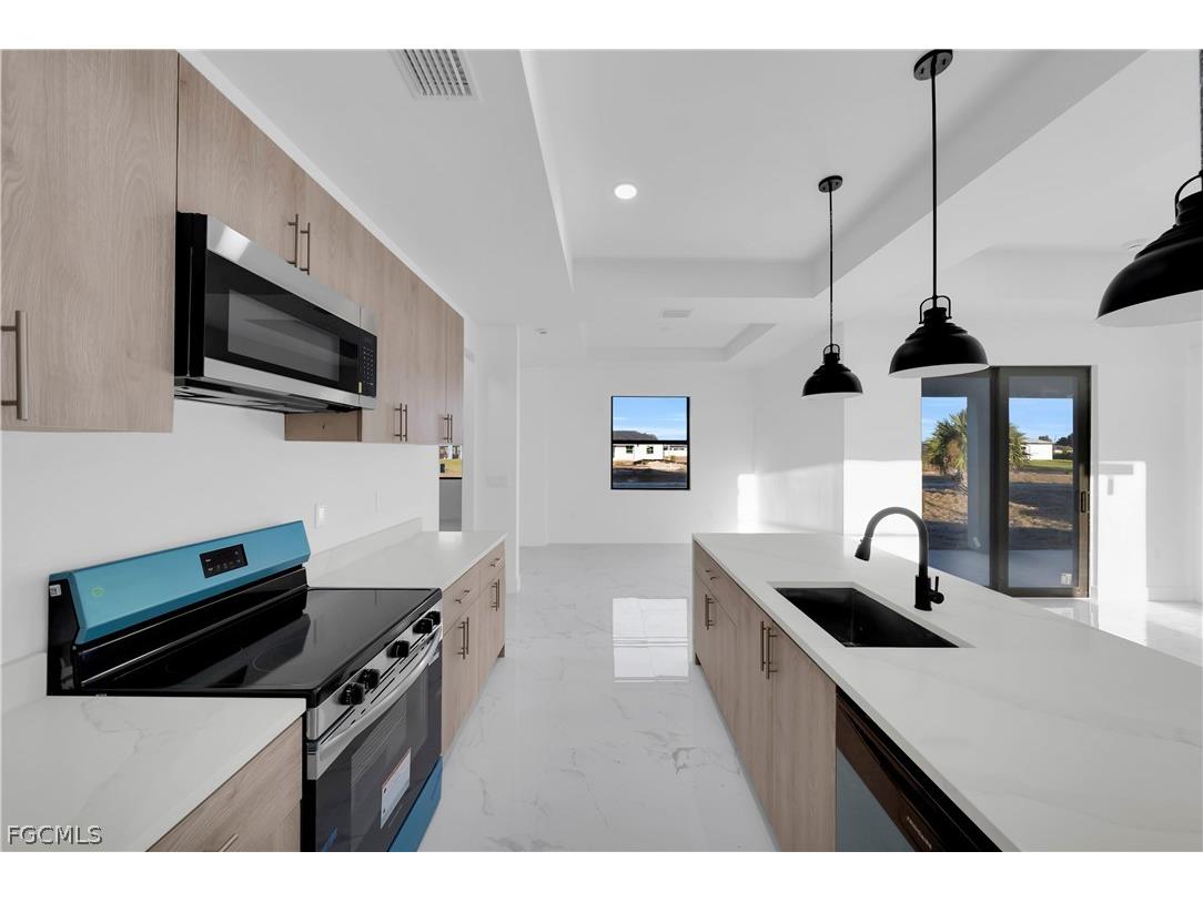 2608 49th Street W Lehigh Acres FL 33971 2026006744 image9