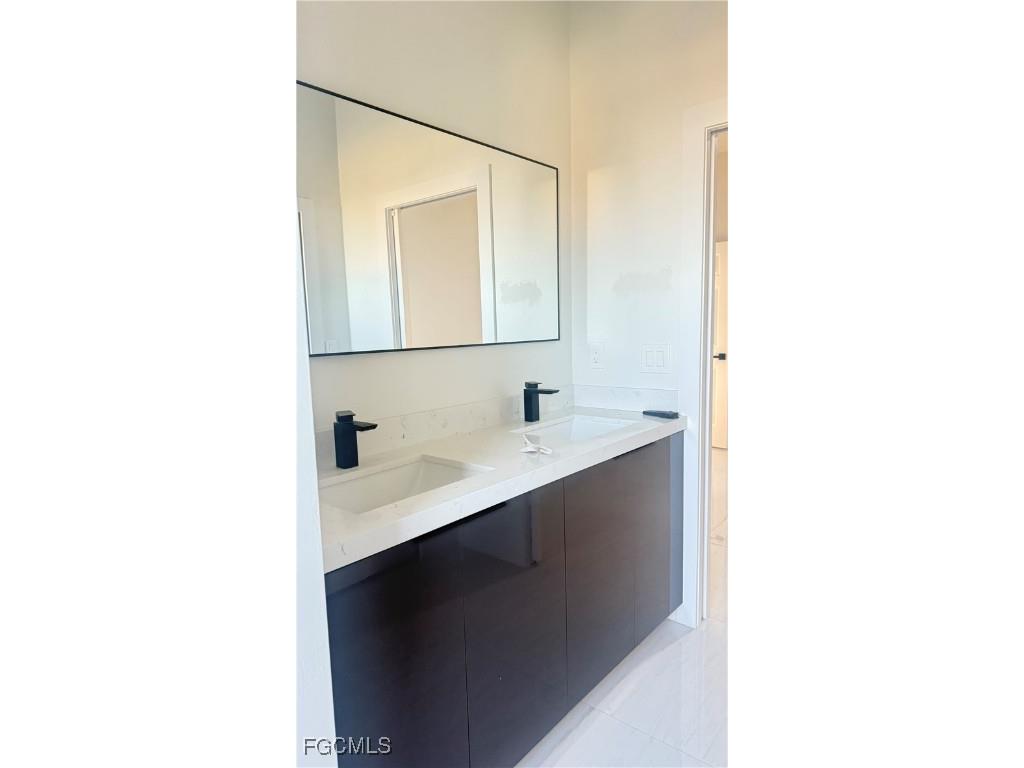 2608 NW 3rd Place Cape Coral FL 33909 2025023432 image4