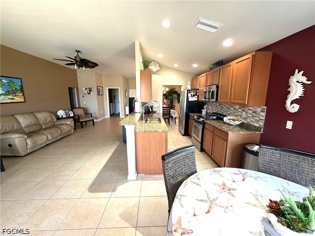 2609 Clairfont Court Cape Coral FL 33991 2026014735 image6