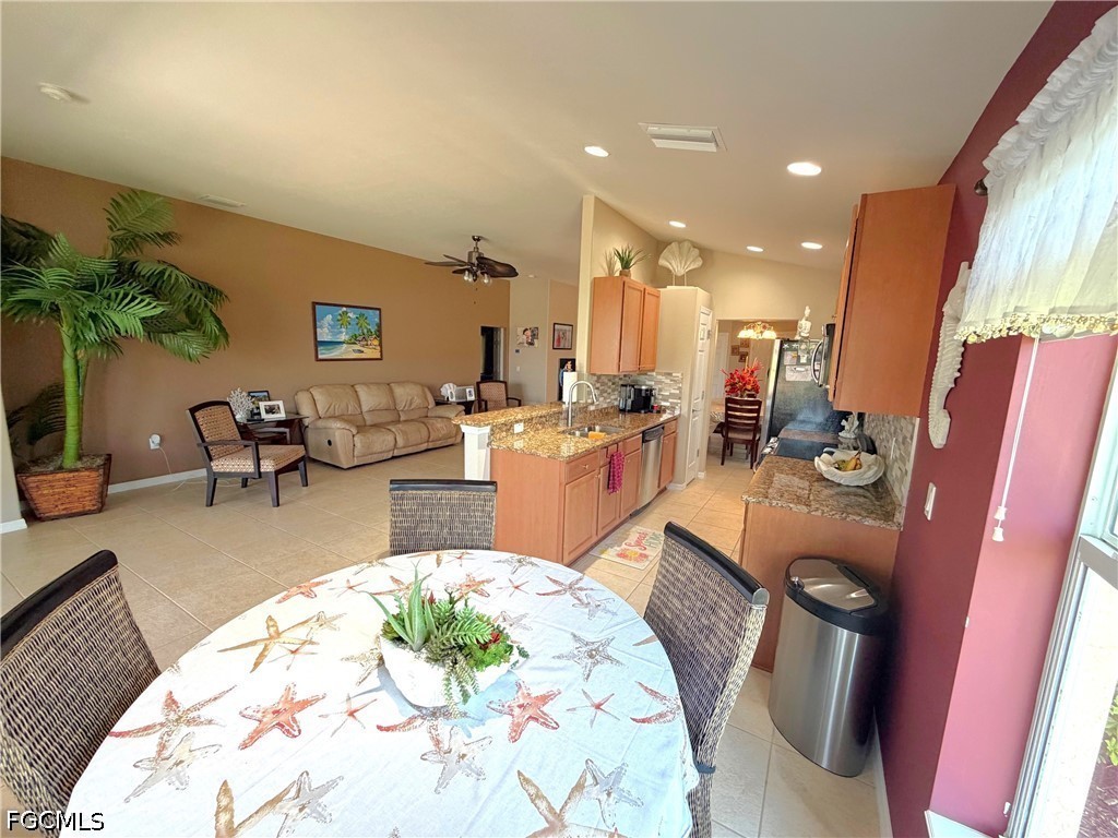2609 Clairfont Court Cape Coral FL 33991 2026014735 image9