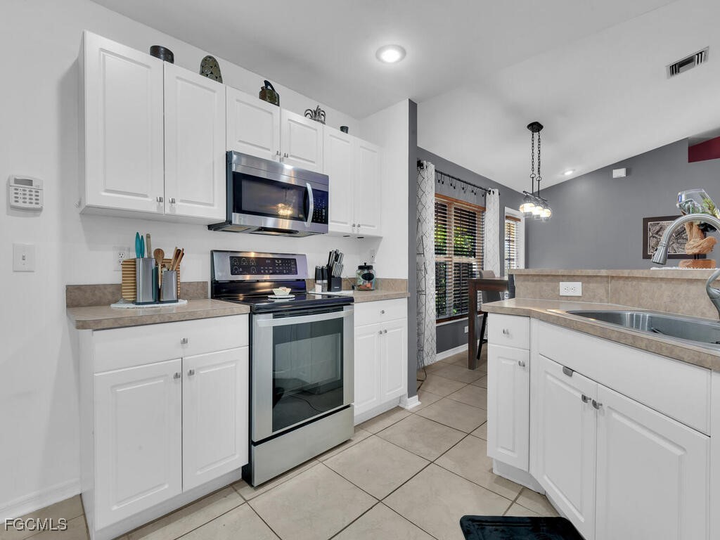 2609 NE 5th Avenue Cape Coral FL 33909 2026004599 image6