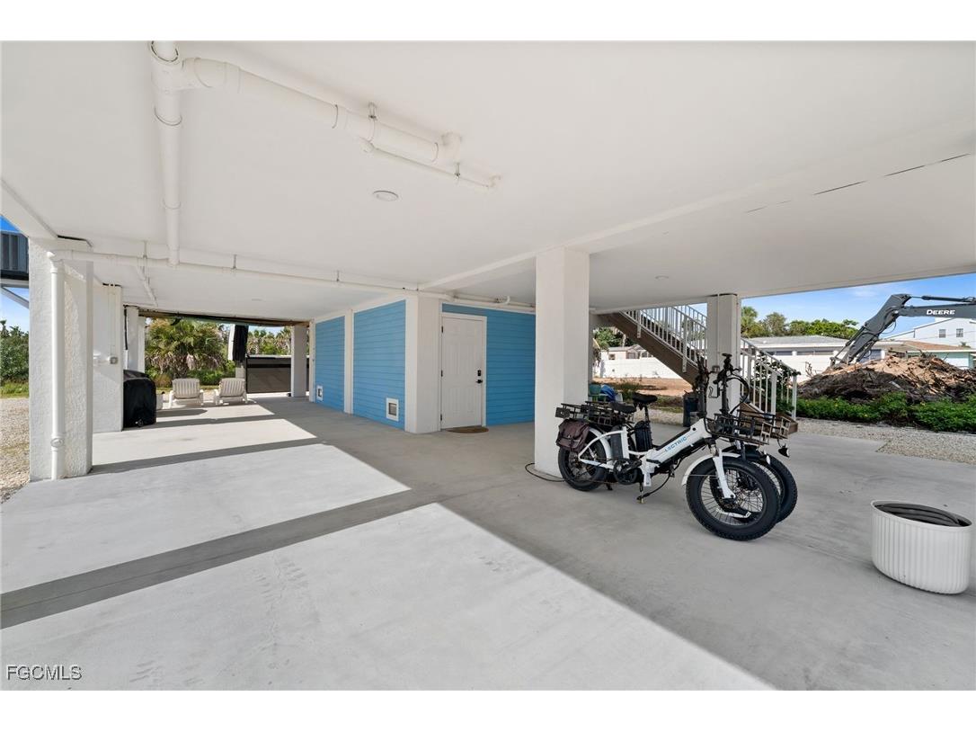 261 Donora Boulevard Fort Myers Beach FL 33931 2025006574 image27