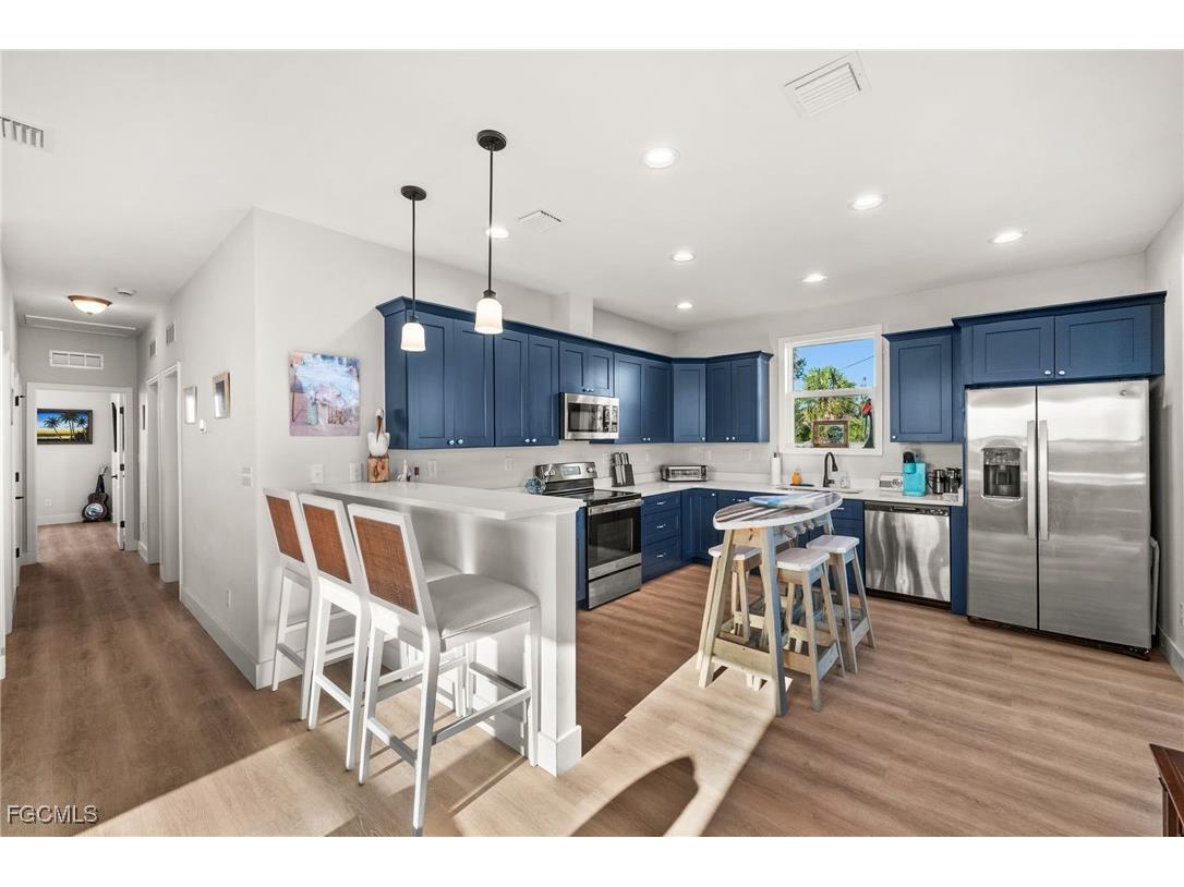 261 Donora Boulevard Fort Myers Beach FL 33931 2025006574 image5