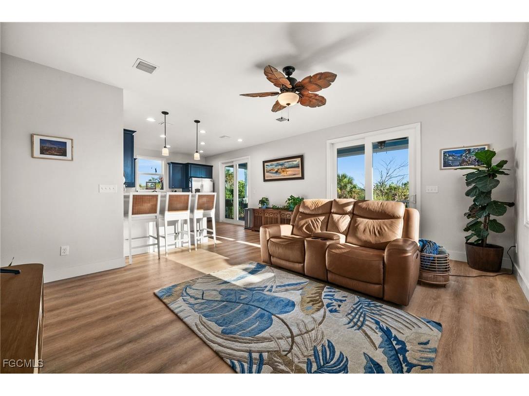 261 Donora Boulevard Fort Myers Beach FL 33931 2025006574 image8