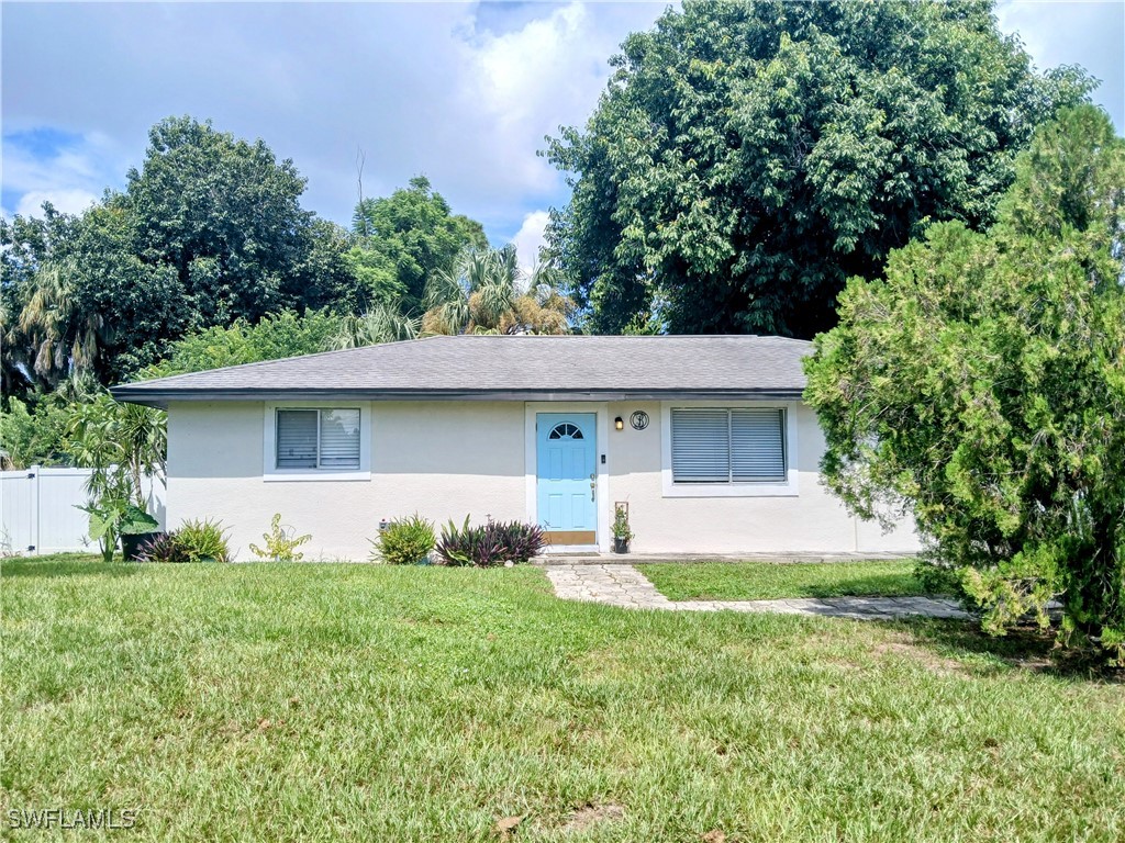 261 Dover Drive North Fort Myers FL 33917 224075921 image1