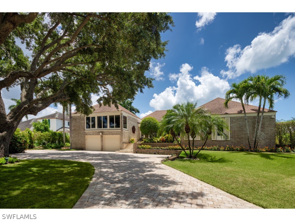 2610 Half Moon Walk Naples FL 34102 224039561 image1