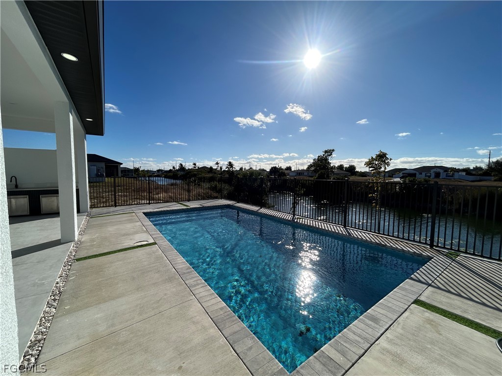 2610 NE 1st Place Cape Coral FL 33909 2025014619 image1