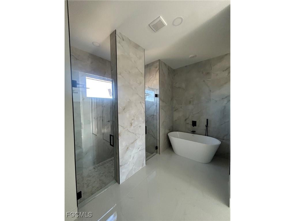 2610 NE 1st Place Cape Coral FL 33909 2025014619 image14