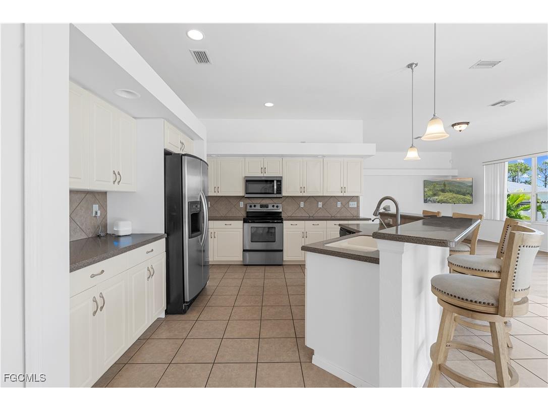 2611 11th Street W Lehigh Acres FL 33971 2025006763 image11