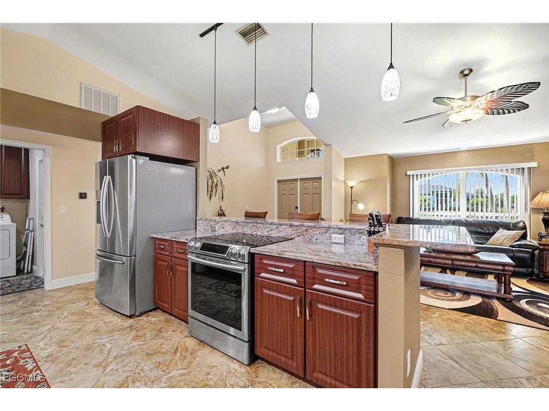 2611 Kamal Parkway Cape Coral FL 33904 2026000052 image5