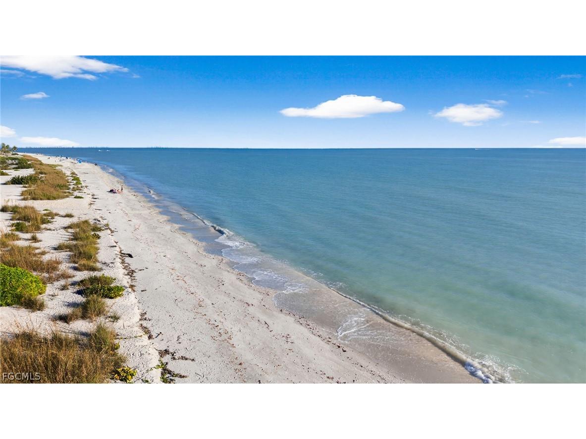 2611 W Gulf Drive #B-202 Sanibel FL 33957 2026008435 image4