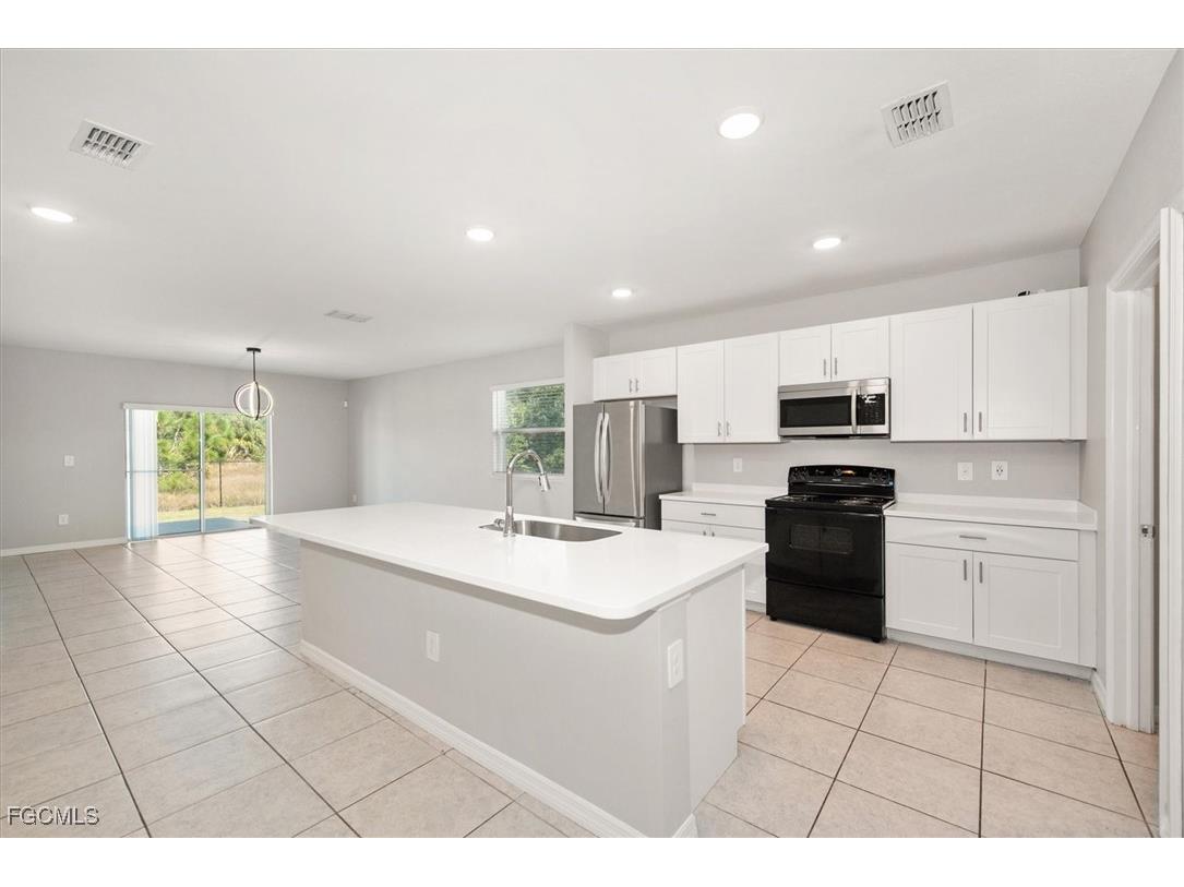 2612 51st Street SW Lehigh Acres FL 33976 2025023881 image5