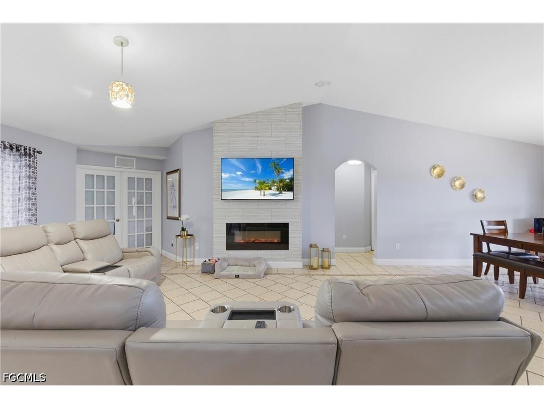 2612 Ceitus Parkway Cape Coral FL 33991 2026017846 image5