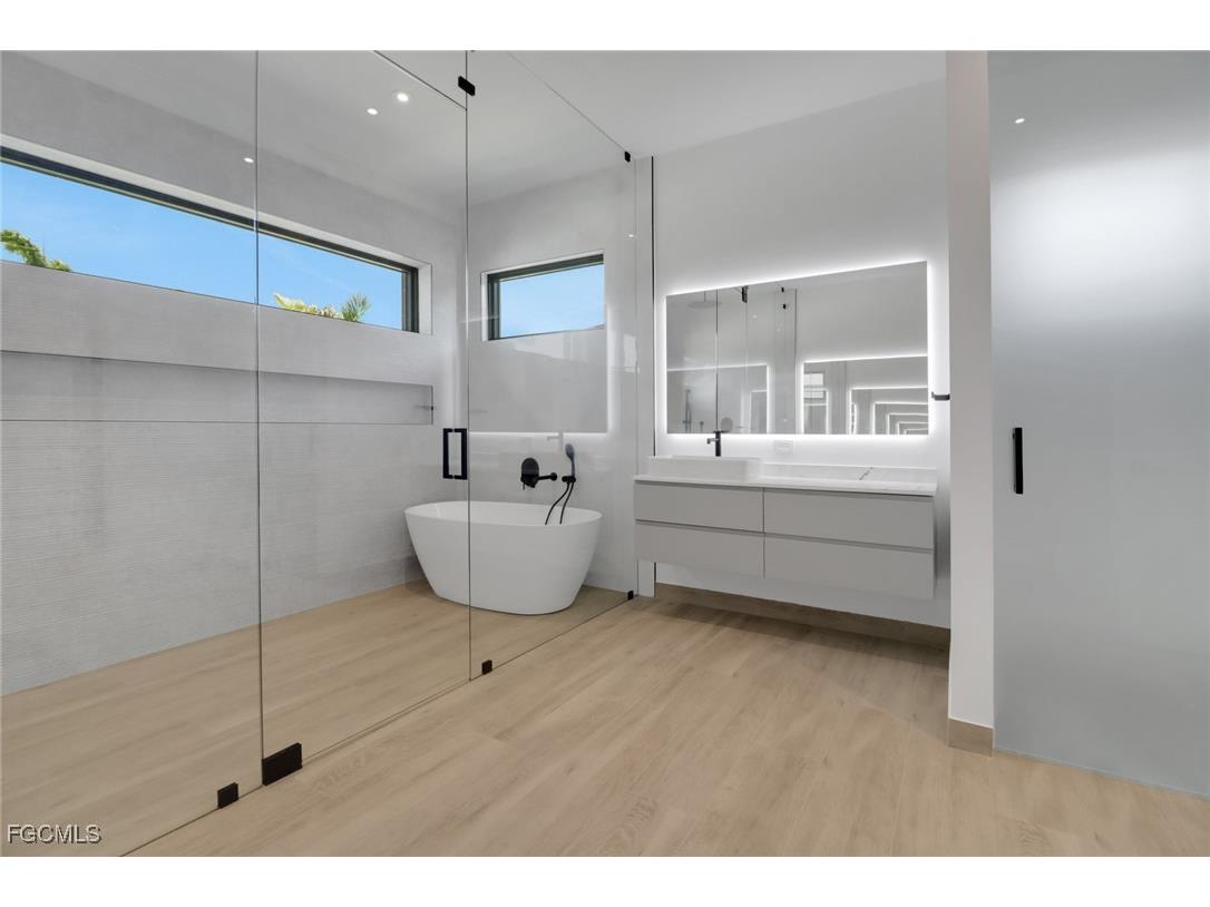 2612 SW 41st Terrace Cape Coral FL 33914 2025018784 image34