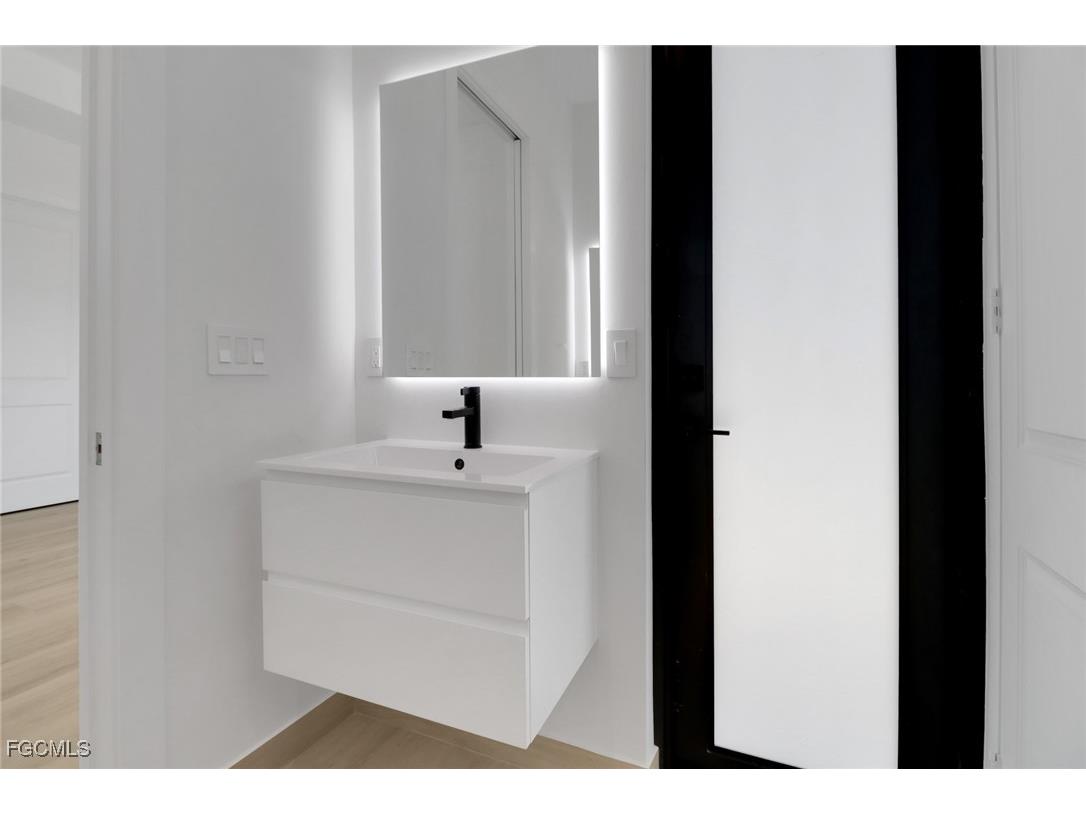 2612 SW 41st Terrace Cape Coral FL 33914 2025018784 image38