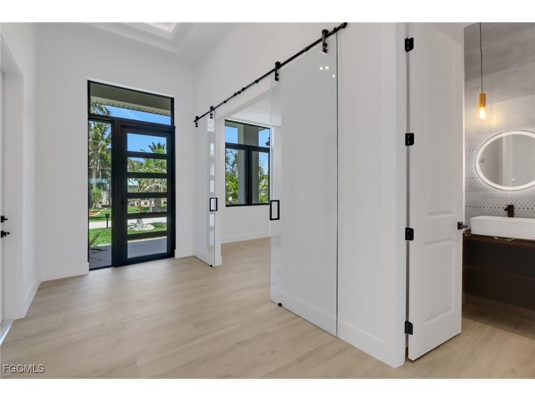 2612 SW 41st Terrace Cape Coral FL 33914 2025018784 image4