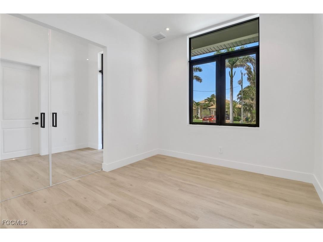 2612 SW 41st Terrace Cape Coral FL 33914 2025018784 image5