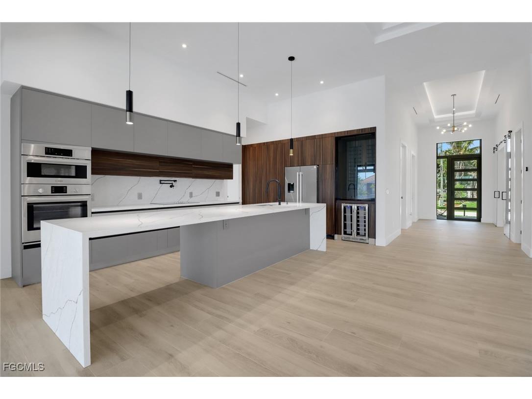 2612 SW 41st Terrace Cape Coral FL 33914 2025018784 image8