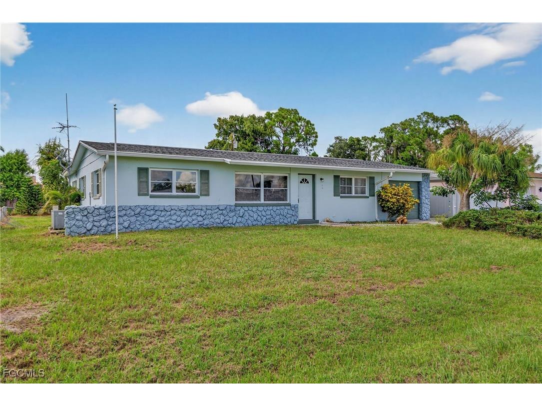 2613 Cartegena Avenue Fort Myers FL 33905 2025013947 image2