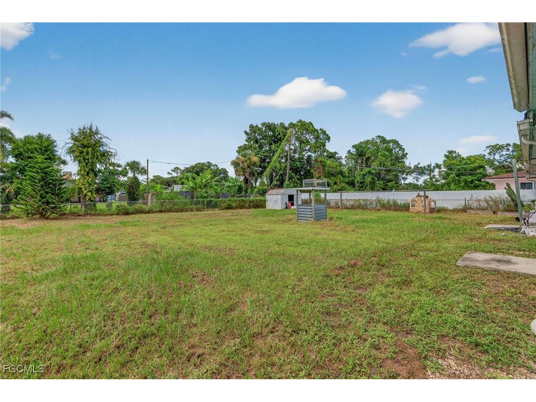 2613 Cartegena Avenue Fort Myers FL 33905 2025013947 image23