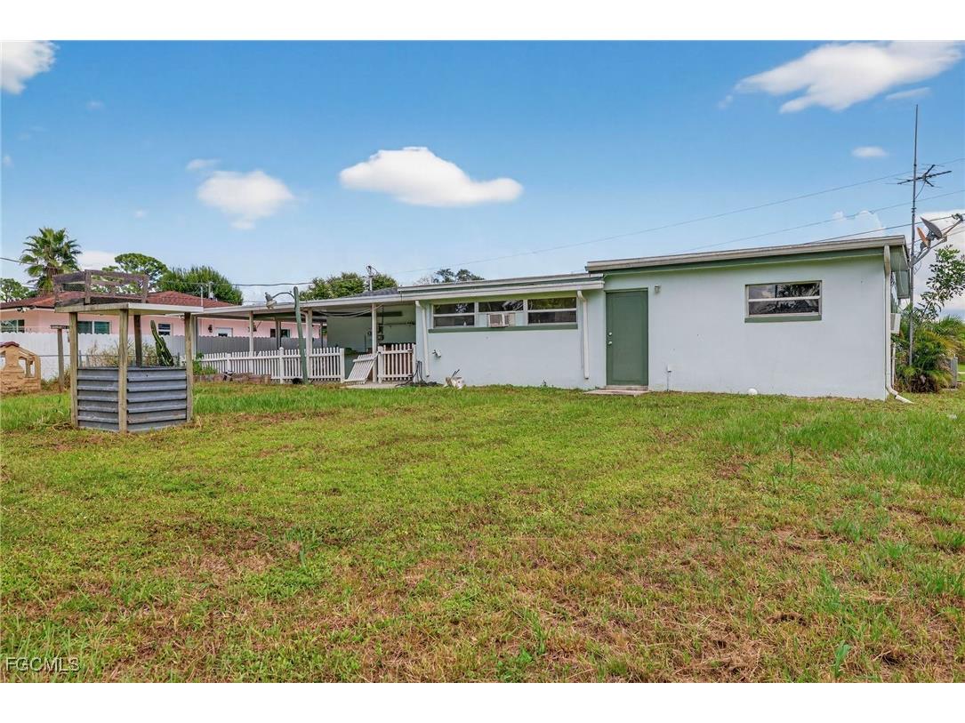 2613 Cartegena Avenue Fort Myers FL 33905 2025013947 image24