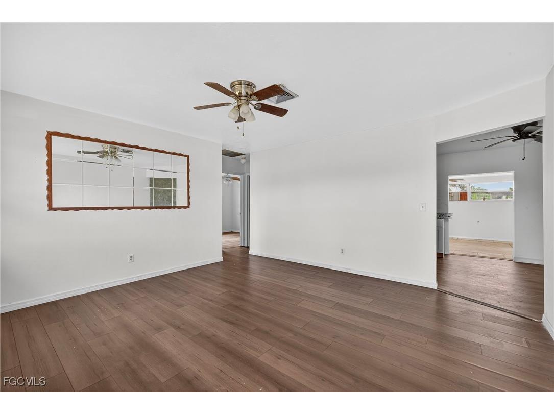 2613 Cartegena Avenue Fort Myers FL 33905 2025013947 image5