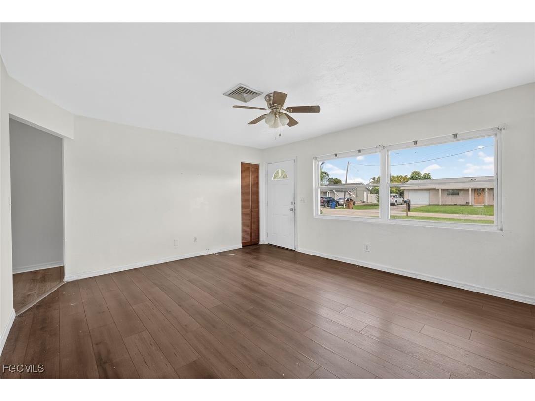 2613 Cartegena Avenue Fort Myers FL 33905 2025013947 image7
