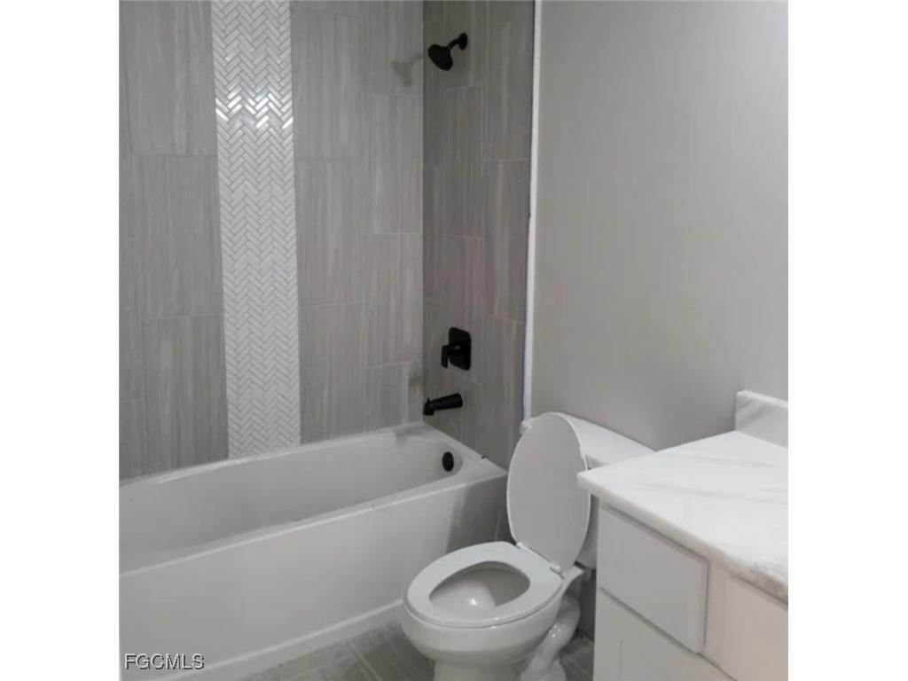 2613 Lafayette Street Fort Myers FL 33916 2025008047 image10